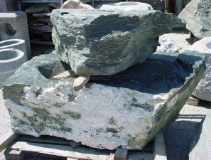 Massivstein.at Brugger Stein Brunnen für den Garten